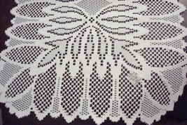 Great Lace (Liechtenstein Lace Collection) Champagne rectangle 15&quot;x 33&quot; ... - $19.80